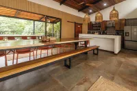 2 Blu Moons Hotels in Pinilla