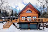Handcrafted Log Home Near Sugarbush & MAD River Glen • Walk to Blueberry Lake