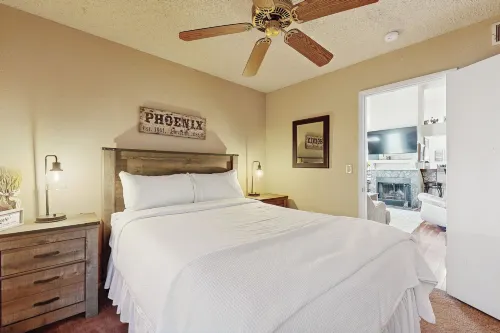 3Br Home w/ Sparkling Pool, Fire Pit - Wifi
