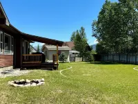 4BR Mtn View Home w/ Grill, Patio, Wood Stove Hotels in Driggs