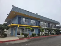 Super 8 by Wyndham Tracy