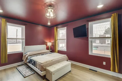 Colorful & Convenient Darby Apt, 7 Mi to Stadiums! - Apartments