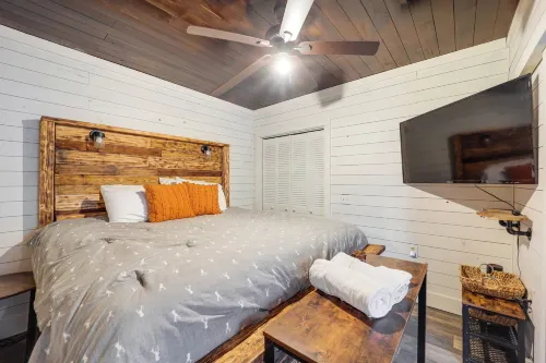 Rural Outdoor Oasis! Edgemont Cabin w/ Fire Pit - 3-Star