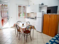 Great accommodation with a lovely patio