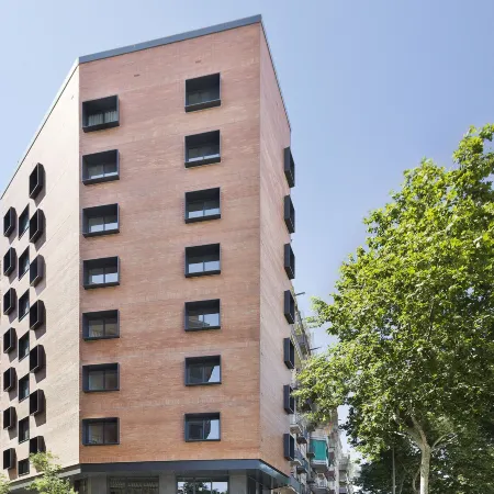 Hotel Brick Barcelona Отели рядом с достопримечательностью «Олимпийский стадион Барселоны»
