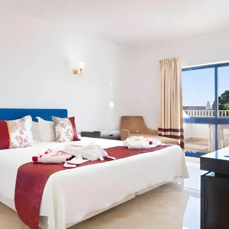 Grand Muthu Oura View Beach Club Отели рядом с достопримечательностью «Пляж Оура»