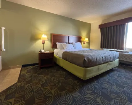 AmericInn by Wyndham Kewanee Hotels in Henry County