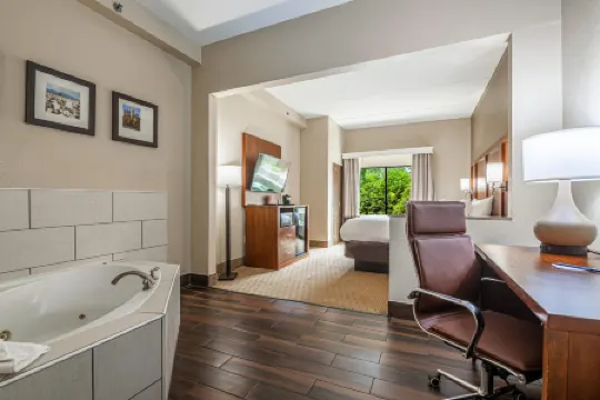 Comfort Suites Morrow- Atlanta South