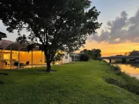 Luxury Villa Alexa NaplesModern Voice Controlled Villa with Salt Water Pool