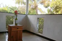 Charming 2-Bed Apartment in Weligama