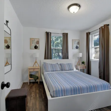 Downtown Jacksonville Retreat Pet-friendly With Hot Tub & Backyard Oasis