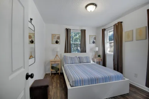Downtown Jacksonville Retreat Pet-friendly With Hot Tub & Backyard Oasis