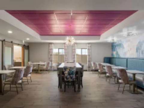 ลากินตา อินน์แอนด์สวีทส์ บายวินด์แฮม ตูกุมการิ โรงแรมในตูกุมการิ