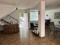 The Cat’s Nail House