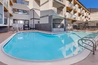 Comfort Inn & Suites Irvine Spectrum - Pools
