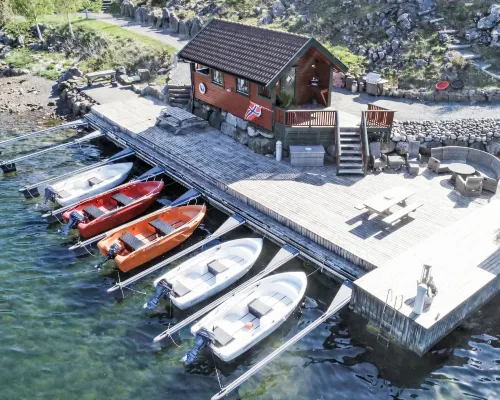 Espeøya Hotels in Lyngdal
