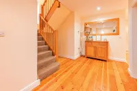 Spacious Country House for 14, Holywell, No Deposit - 3-Star