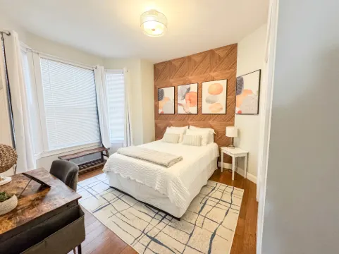 Jennifer's Private City View Apartment Relaxing Deck