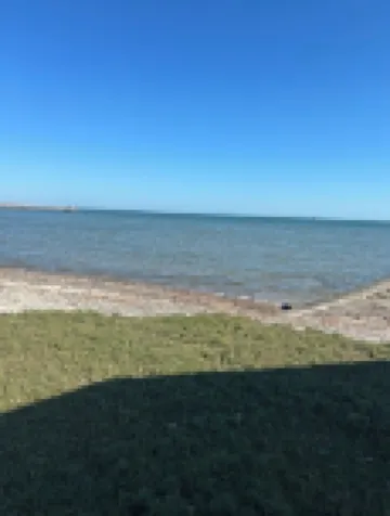 Waterfront Views in Rockport–FultonStay at Our Charming Motel Room.