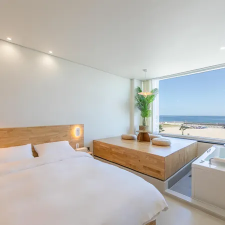 Gangneung The Stay Eunpa Отели рядом с достопримечательностью «Пляж Канмун»