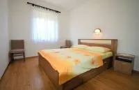 Apartments Mirjana V - 3-Star