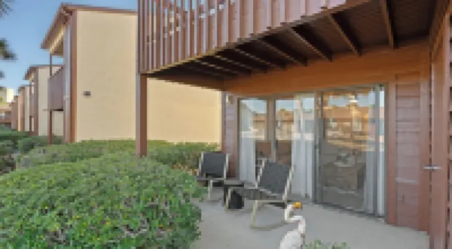 Sandbar Serenade by Avantstay Beachside Home + Pool + Tennis Court + Beach Access + Near Pier Park
