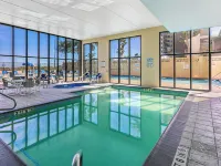 Beachfront Corner 3Br: Suntide III - Unit 910 Hotels in Addison County