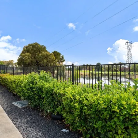 Family-friendly 4-bed Home With Courtyard