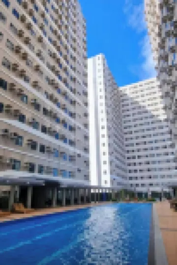 Lux 2BR Sky Condo With 24-hr Security, Fully Airconditoned & Basement Parking