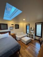 Perfect location! Downtown Beach & Ski Pad w/hot tub in the heart of Sandpoint.