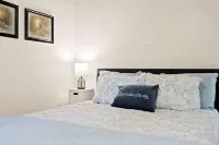 Accessible 1BR Cottage with Firepit Near Trails - balcony