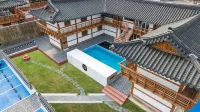 Gyeongju Gampo Hanok Pension - プール