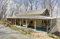 Deck, Sauna & Mtn View! Fort Payne Cabin Hotels in 