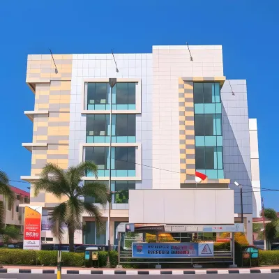 Daima Hotel Padang Các khách sạn gần Bãi biển Cimpago Padang