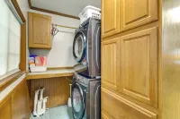 Walk to Twilight Sites! Forks Home w/ Hot Tub