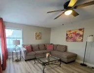 Cozy 3-Bdrm Home, Renovated Bathrooms, Game Rm, Yard & Fast WiFi Dog Friendly