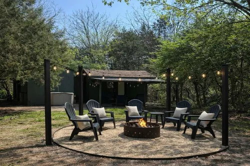 Charming 3-Bedroom Cabin with Moutain Views, Hottub, Barrel Sauna in Shenandoah.