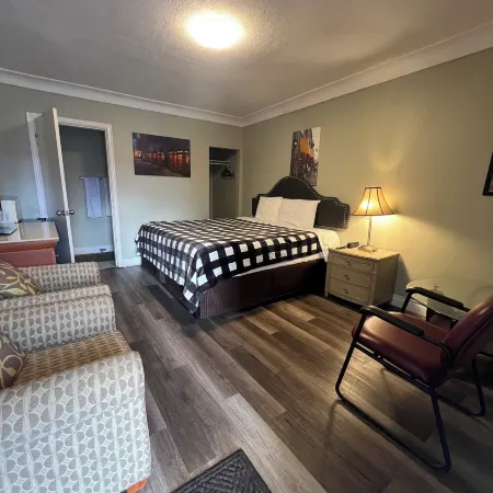 Tulip Motel