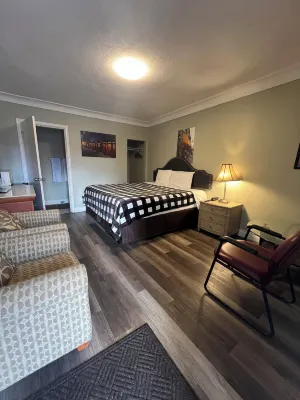 Tulip Motel
