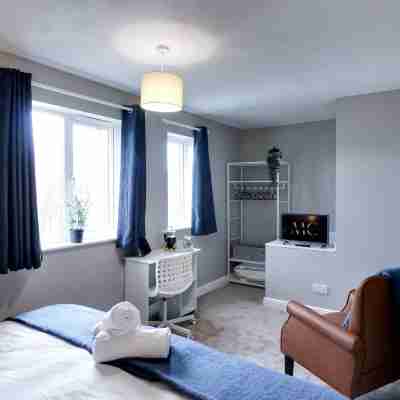 Modern House In Hartlepool With Private Parking Rooms