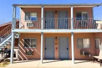 Travelers Motel