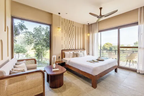 เอลิวาส คาวส์ แอนด์ คัดเดิลส์ 4BHK - วิลล่า