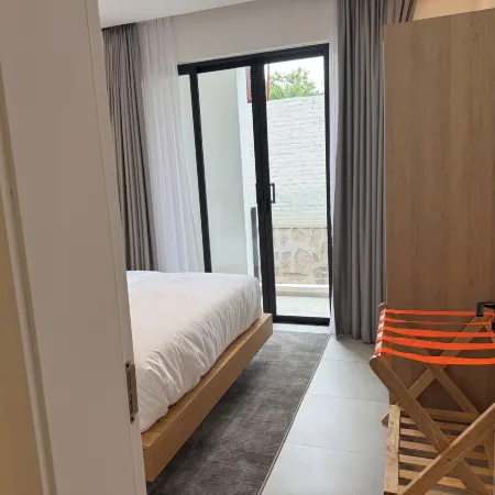 Omica 1 Residence