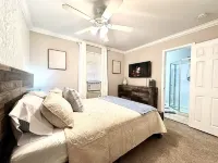 Stylish Modern Apt Near Northside Hospital - 4-Star