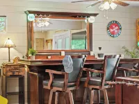 Alpine Serenity by AvantStay Hotels in Penn Forest Township