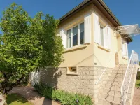 Cozy Garden Retreat Malemort Ξενοδοχεία στην πόλη Malemort