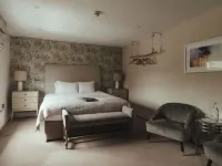 Winemaker's Pub Hotels in Cranbrook