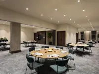Hyatt Centric Montreal Hotels near Clock Tower Beach