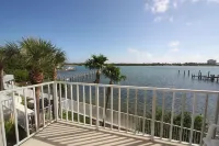 Jupiter Waterfront Inn - parking