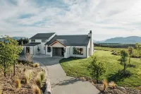 Mt Cook Lakeside Retreat - Villas